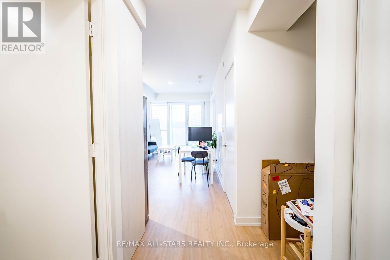 605 - 10 Deerlick Court, Toronto, Ontario  M3A 0A7 - Photo 5 - C12939622