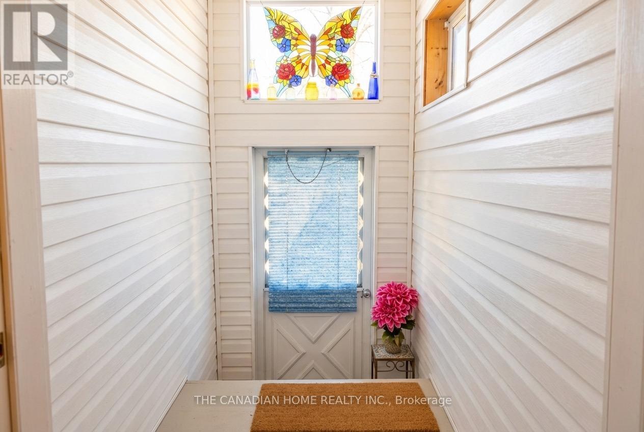 24 Neebig Avenue, Manitouwadge, Ontario  P0T 2C0 - Photo 3 - X12985602