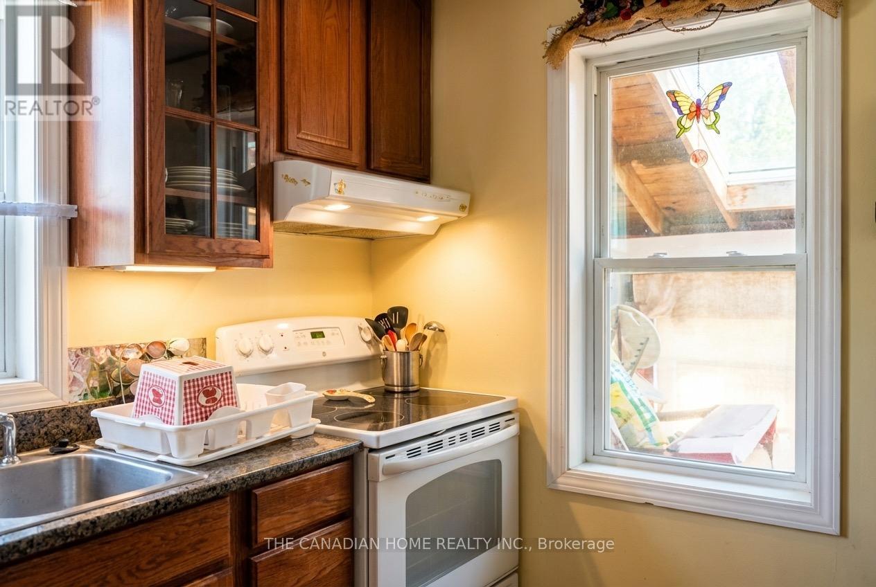 24 Neebig Avenue, Manitouwadge, Ontario  P0T 2C0 - Photo 7 - X12985602