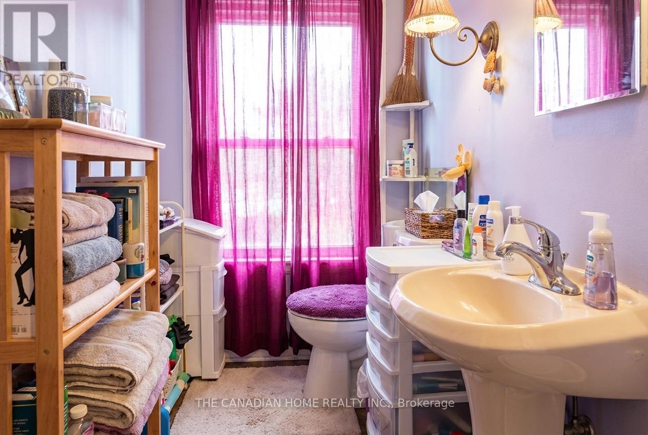 24 Neebig Avenue, Manitouwadge, Ontario  P0T 2C0 - Photo 8 - X12985602