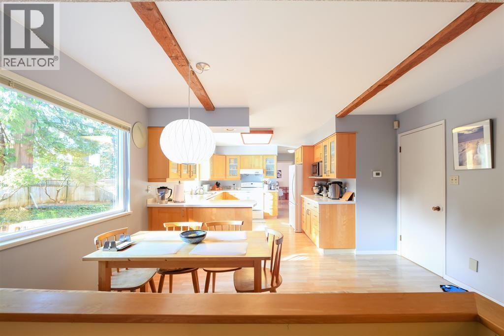 6415 Buckingham Drive, Burnaby, British Columbia  V5E 3Y7 - Photo 3 - R3109976