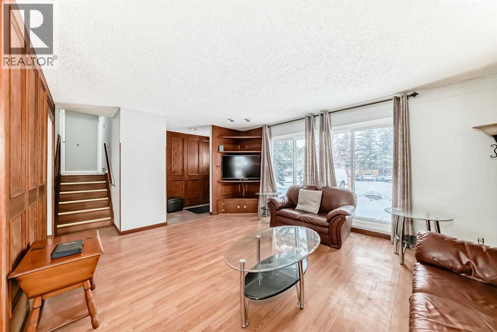 331 Bedford Place Ne, Calgary, Alberta  T3K 2K6 - Photo 5 - A2292781