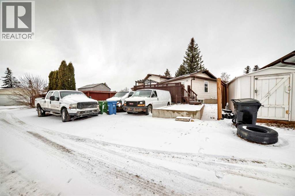 331 Bedford Place Ne, Calgary, Alberta  T3K 2K6 - Photo 38 - A2292781