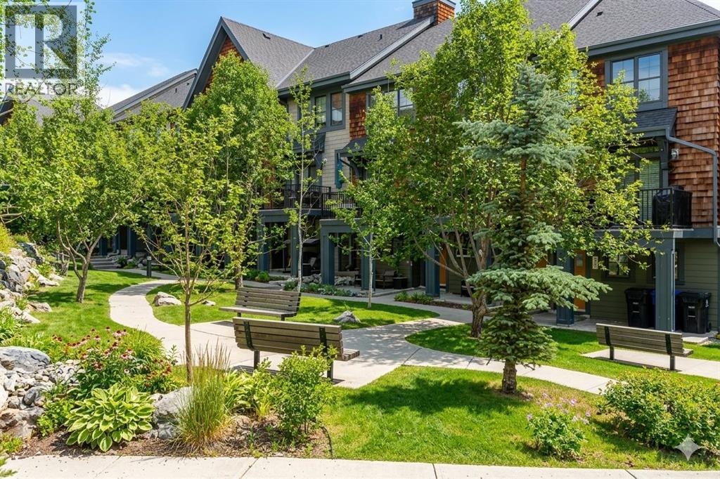 455 Ascot Circle Sw, Calgary, Alberta  T3H 0X3 - Photo 4 - A2287431