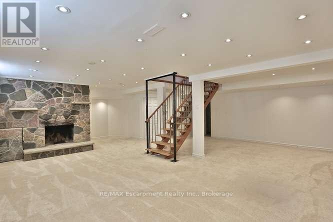 1336 Queen Victoria Avenue, Mississauga, Ontario  L5H 3H3 - Photo 33 - W12985648