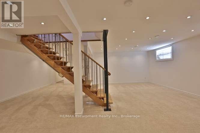 1336 Queen Victoria Avenue, Mississauga, Ontario  L5H 3H3 - Photo 35 - W12985648