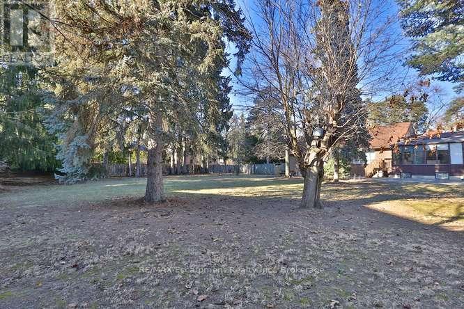 1336 Queen Victoria Avenue, Mississauga, Ontario  L5H 3H3 - Photo 45 - W12985648