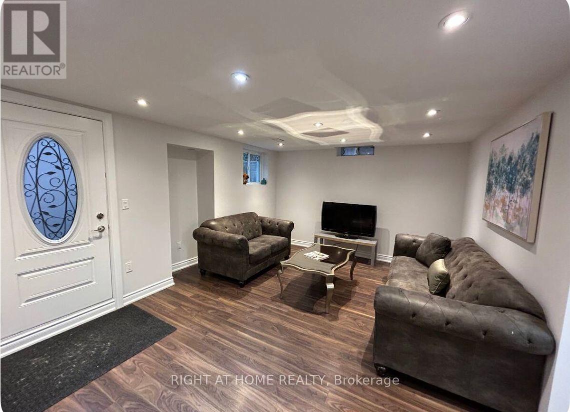 Lower - 9 Alyssum Court, Richmond Hill, Ontario  L4E 4M7 - Photo 4 - N12981168