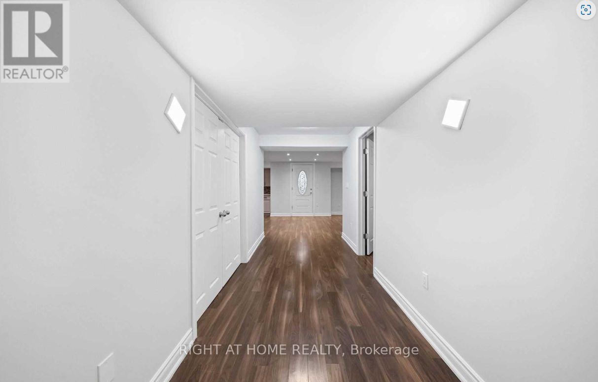 Lower - 9 Alyssum Court, Richmond Hill, Ontario  L4E 4M7 - Photo 9 - N12981168