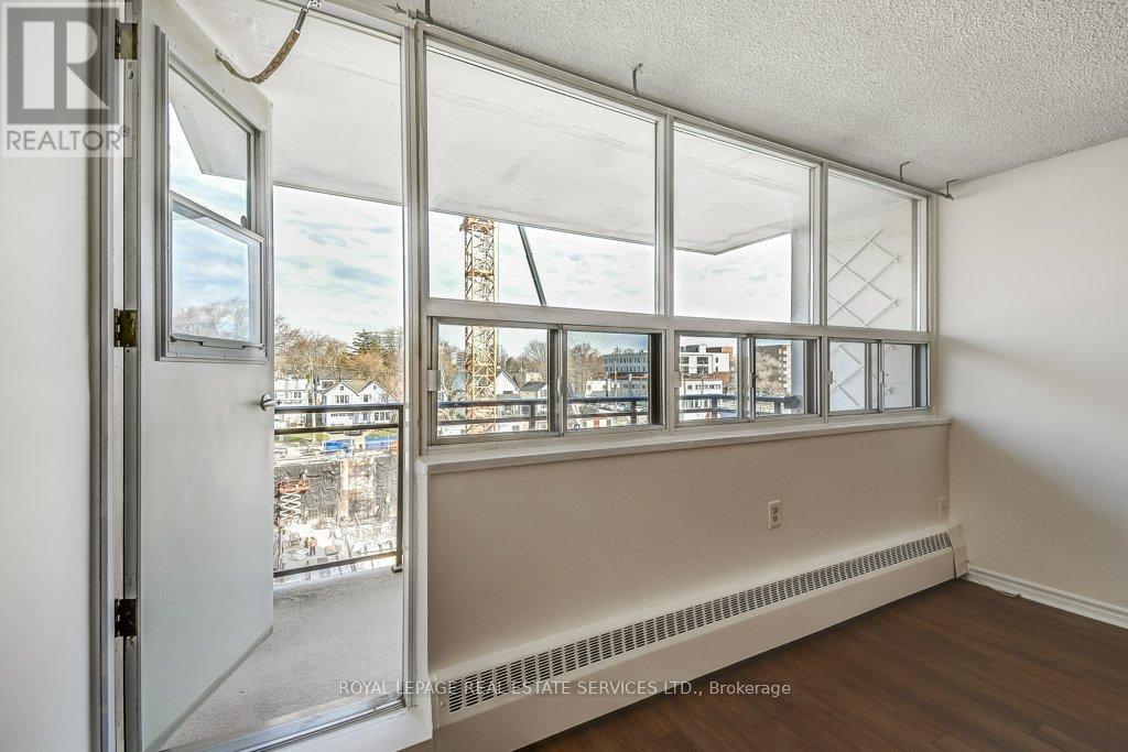 404 - 212 Kerr Street, Oakville, Ontario  L6K 3B1 - Photo 23 - W12983430