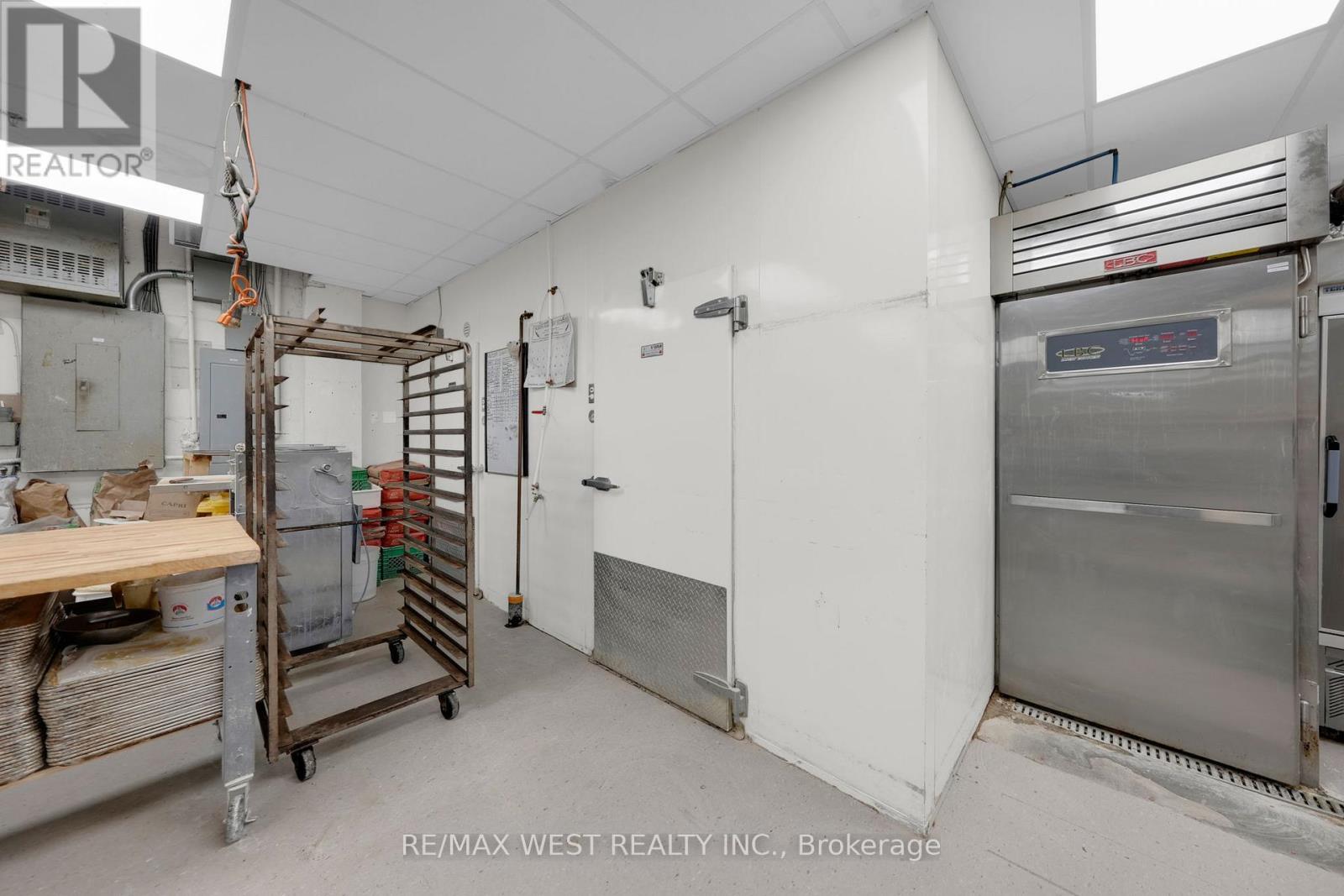 2 - 4646 Heritage Hills Boulevard, Mississauga, Ontario  L5R 1Y3 - Photo 6 - W12985520