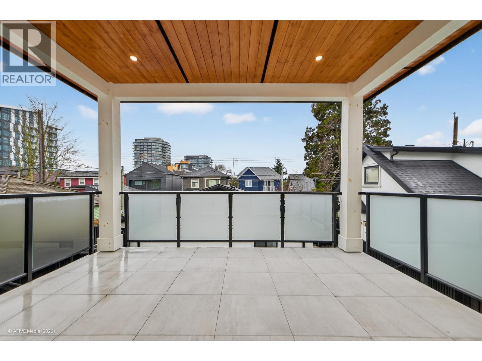 1554 W 66th Avenue, Vancouver, British Columbia  V6P 2R9 - Photo 2 - R3108688