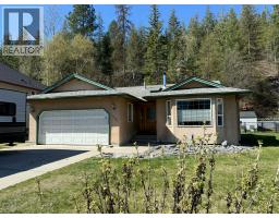 3320 14th Avenue, Castlegar, British Columbia