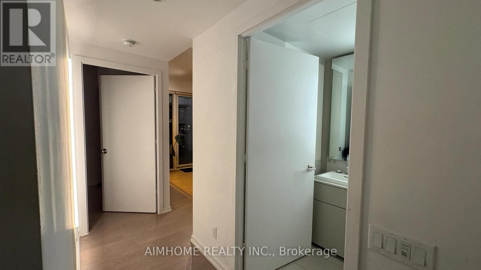 1909 - 101 Peter Street, Toronto, Ontario  M5V 0G6 - Photo 4 - C12985658