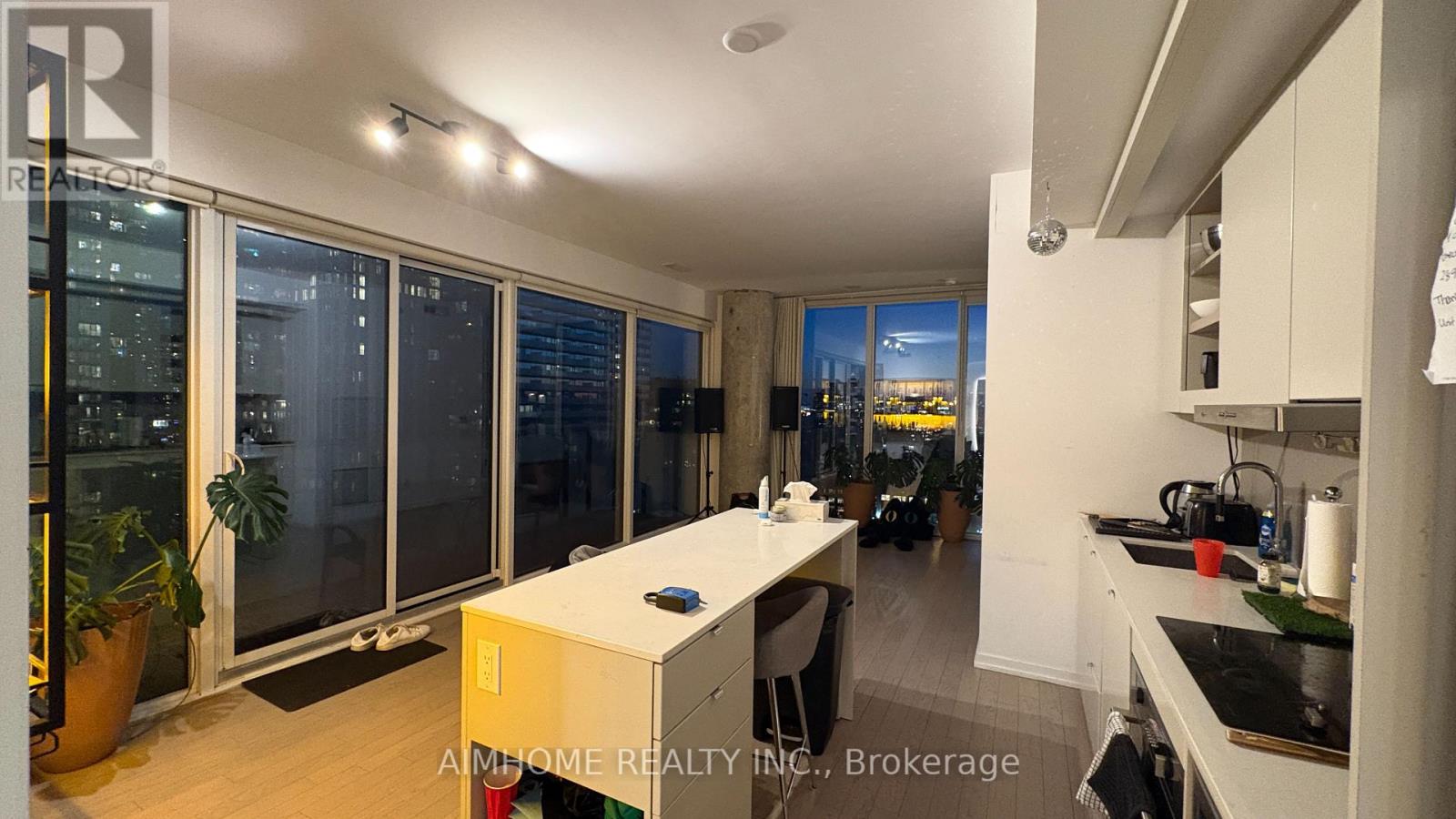 1909 - 101 Peter Street, Toronto, Ontario  M5V 0G6 - Photo 5 - C12985658