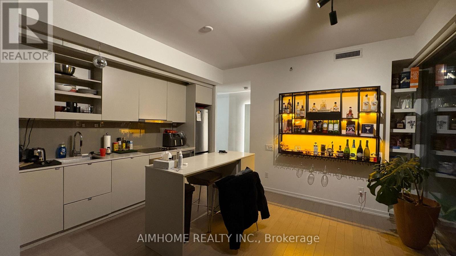 1909 - 101 Peter Street, Toronto, Ontario  M5V 0G6 - Photo 6 - C12985658