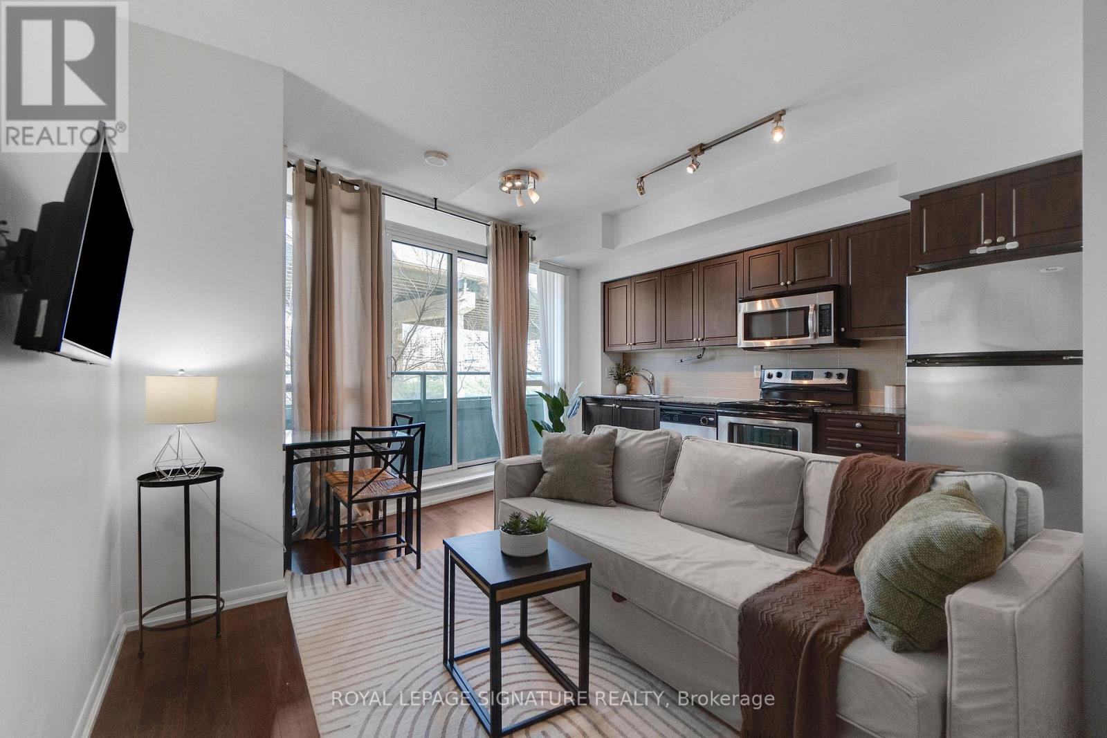 368 - 209 Fort York Boulevard, Toronto, Ontario  M5V 4A1 - Photo 10 - C12985696