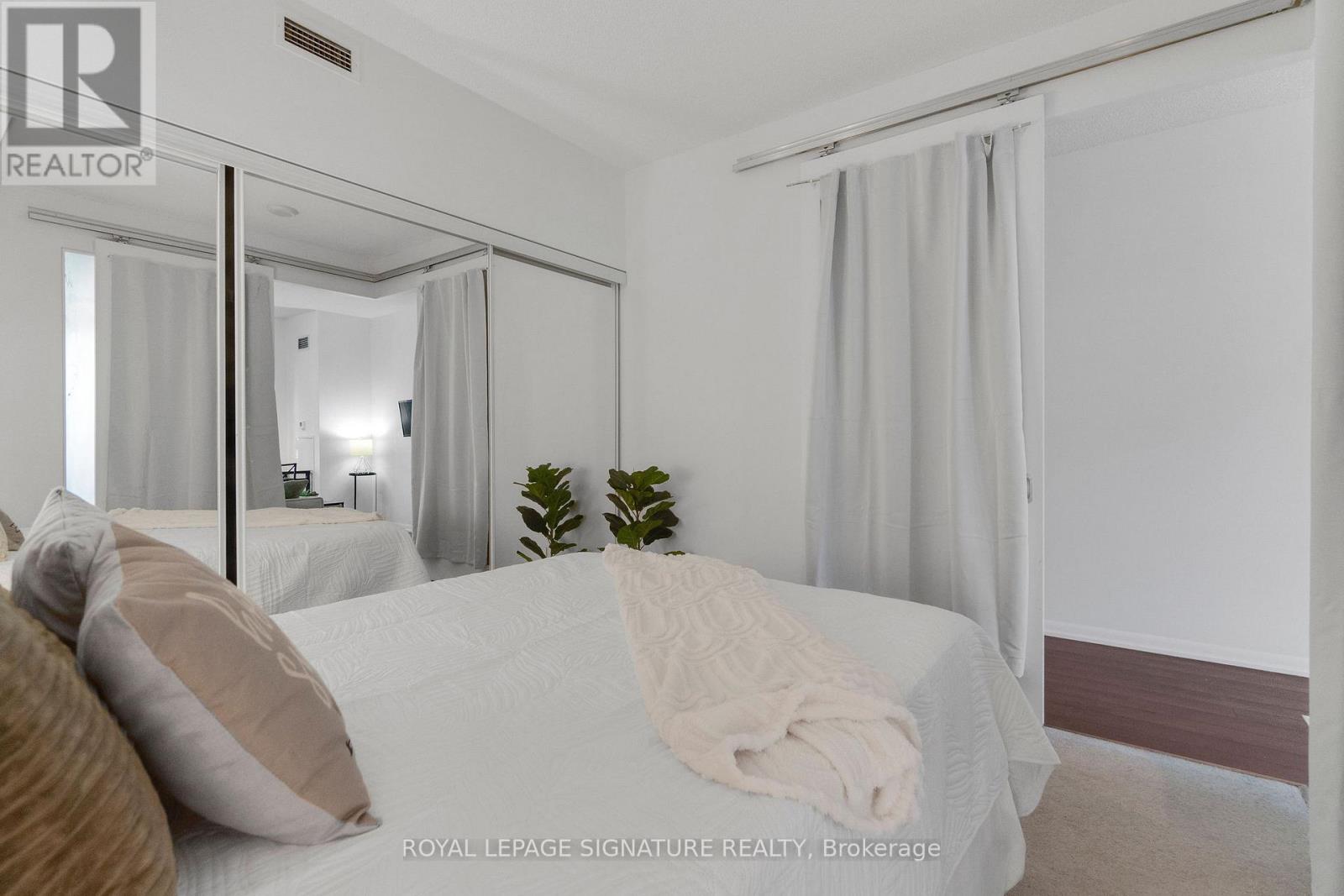 368 - 209 Fort York Boulevard, Toronto, Ontario  M5V 4A1 - Photo 19 - C12985696