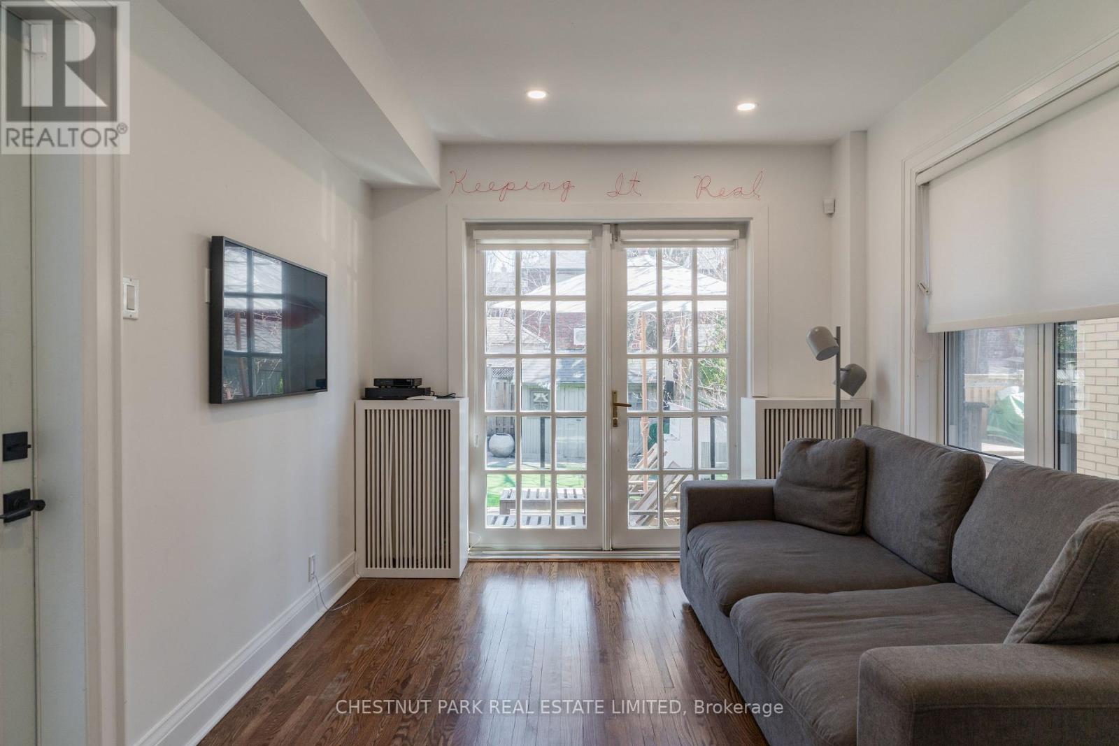 19 Heather Road, Toronto, Ontario  M4G 3G2 - Photo 12 - C12985730