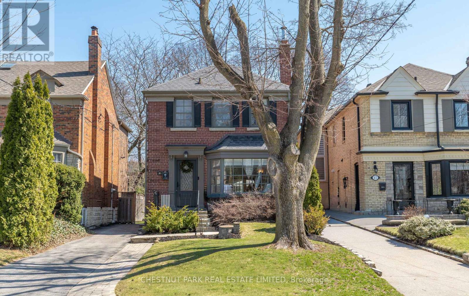 19 Heather Road, Toronto, Ontario  M4G 3G2 - Photo 34 - C12985730