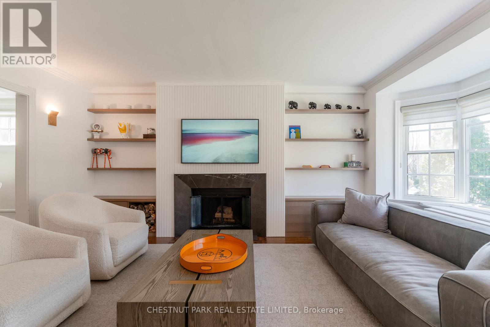 19 Heather Road, Toronto, Ontario  M4G 3G2 - Photo 4 - C12985730