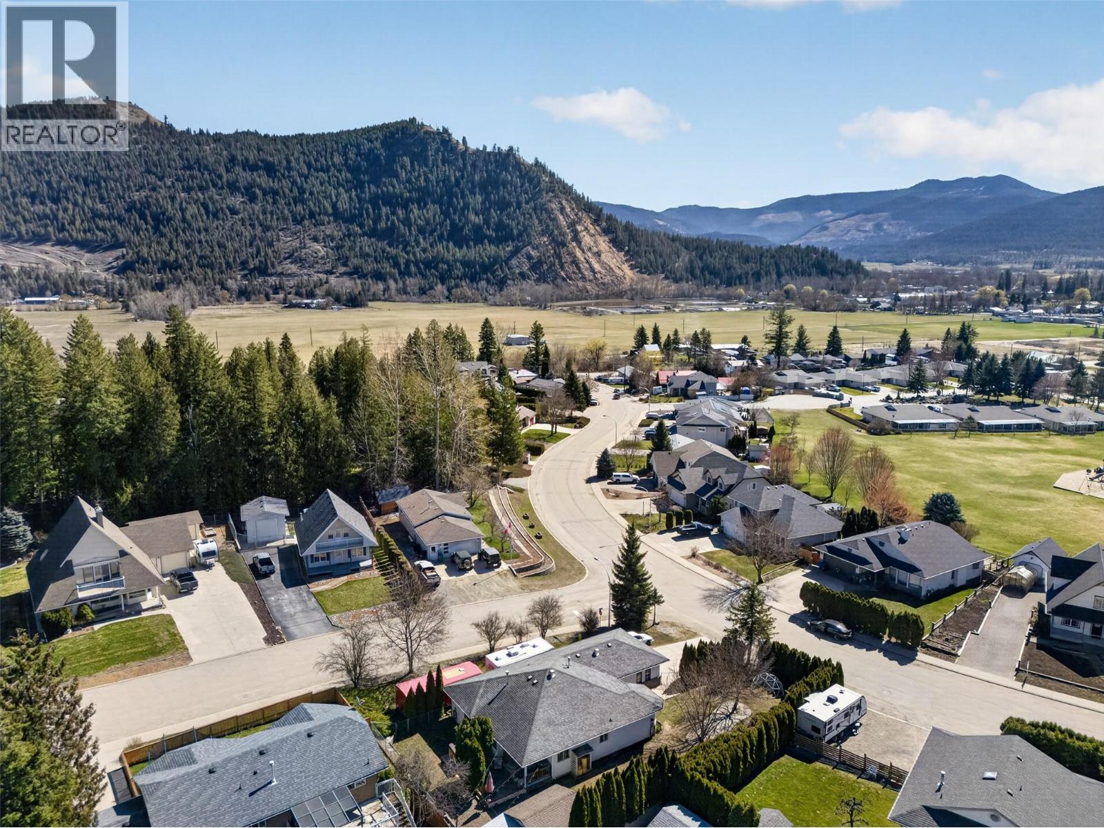 2367 Cedar Ridge Street, Lumby, British Columbia  V0E 2G5 - Photo 47 - 10382696