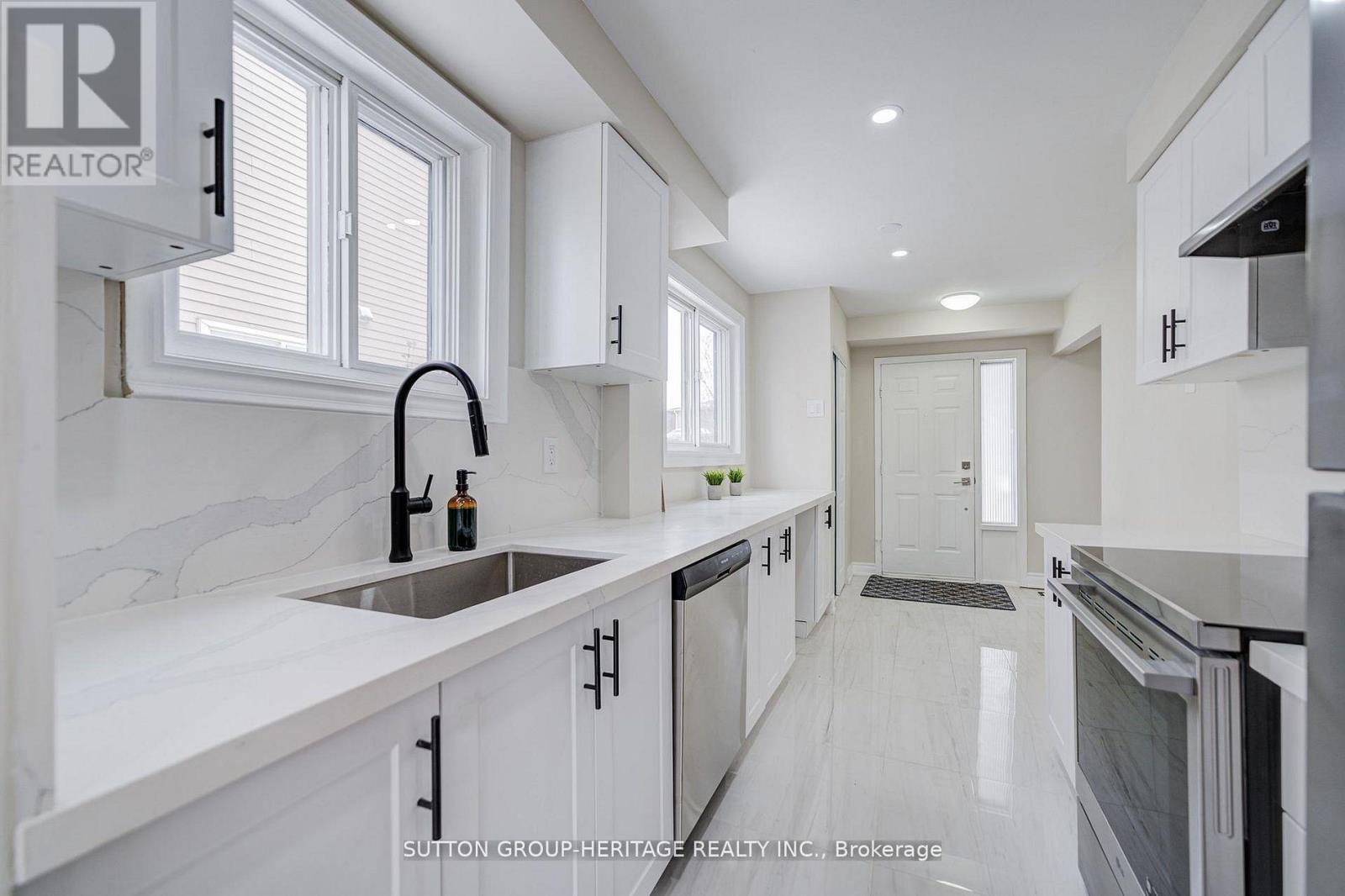 639 Down Crescent, Oshawa, Ontario  L1H 7X9 - Photo 13 - E12985650