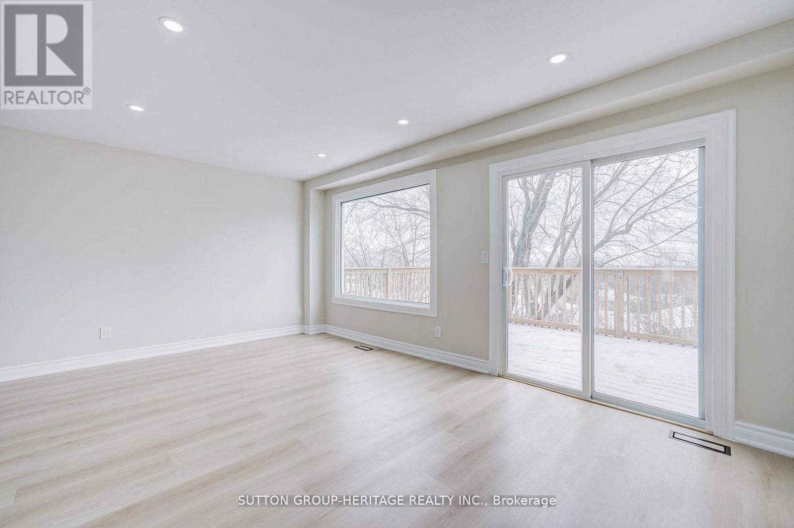 639 Down Crescent, Oshawa, Ontario  L1H 7X9 - Photo 19 - E12985650