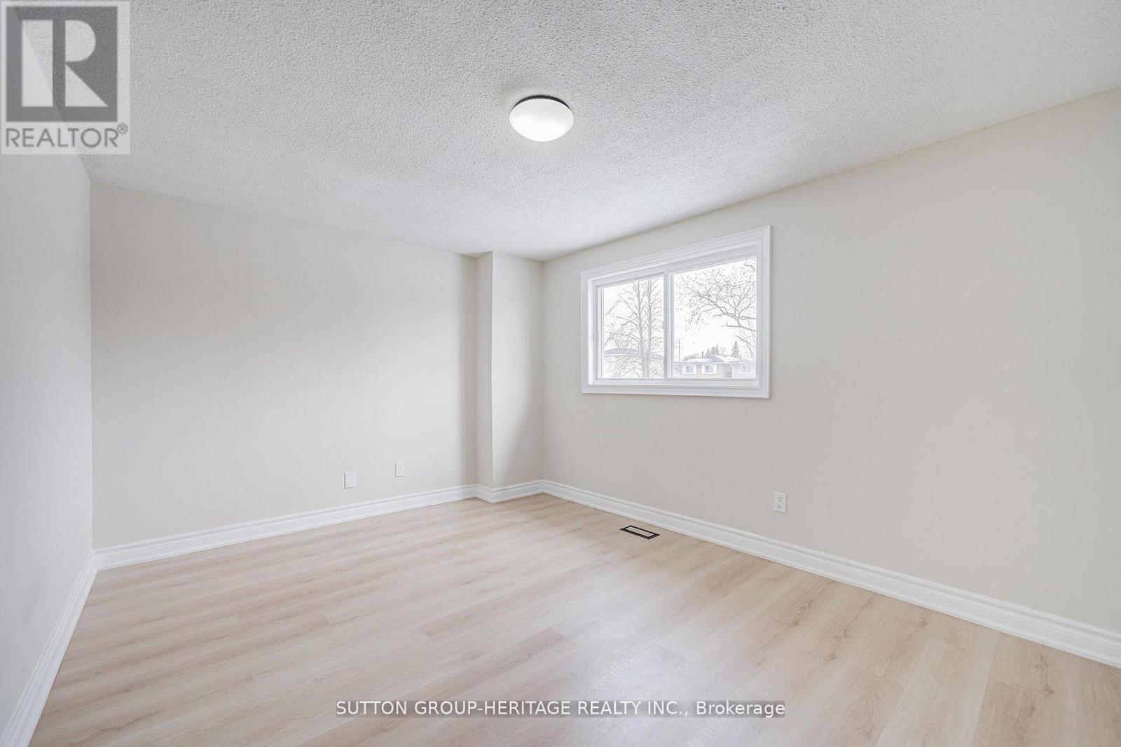 639 Down Crescent, Oshawa, Ontario  L1H 7X9 - Photo 21 - E12985650