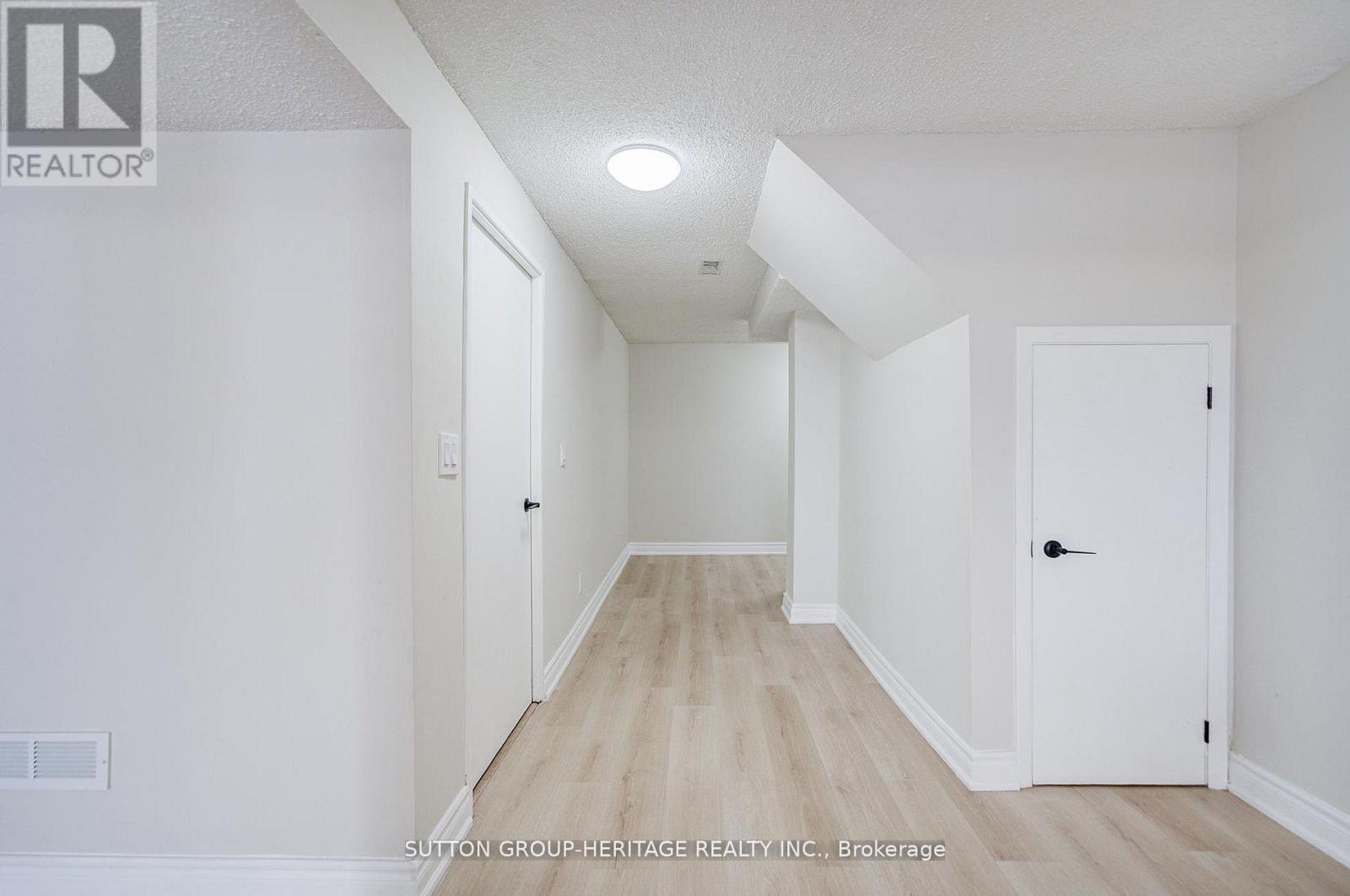 639 Down Crescent, Oshawa, Ontario  L1H 7X9 - Photo 31 - E12985650