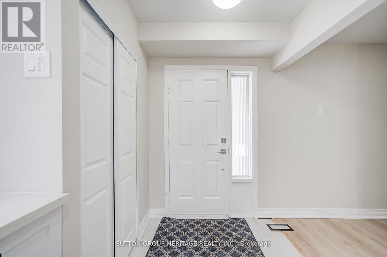 639 Down Crescent, Oshawa, Ontario  L1H 7X9 - Photo 7 - E12985650