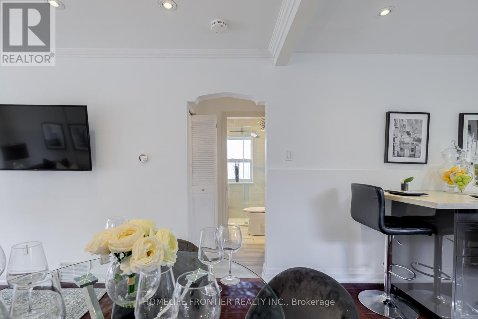 1105 Greenwood Avenue, Toronto, Ontario  M4J 4E5 - Photo 19 - E12985686