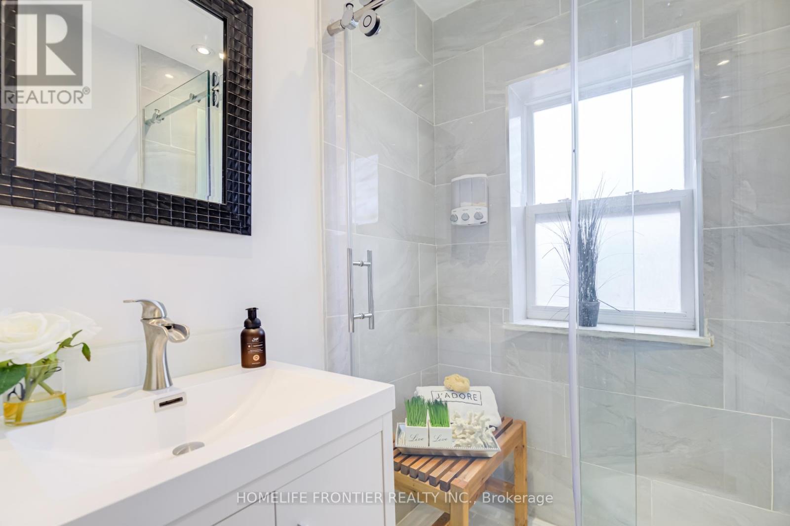 1105 Greenwood Avenue, Toronto, Ontario  M4J 4E5 - Photo 28 - E12985686