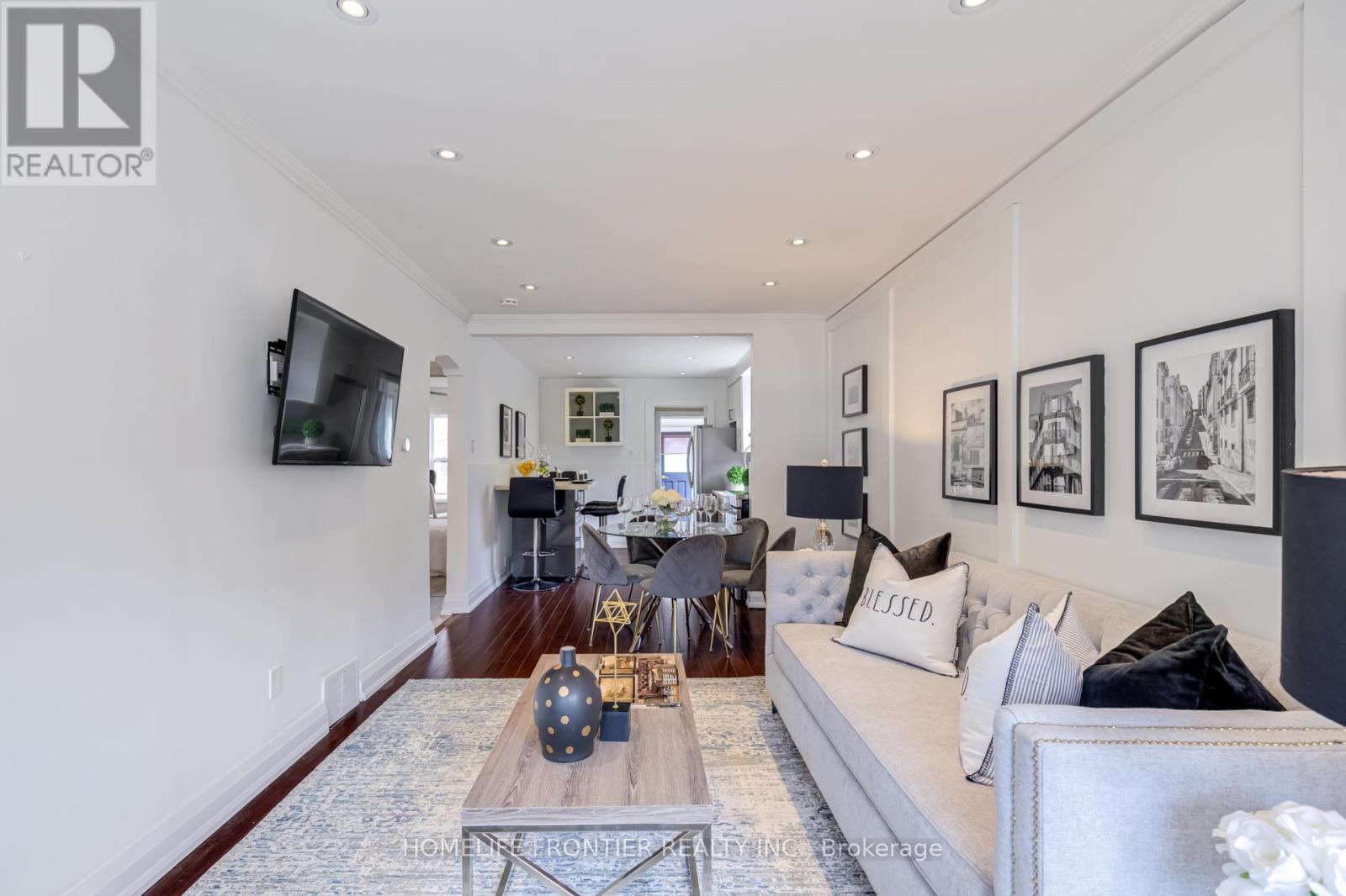 1105 Greenwood Avenue, Toronto, Ontario  M4J 4E5 - Photo 6 - E12985686