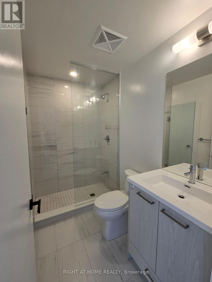 3903 - 28 Interchange Way, Vaughan, Ontario  L4K 0P8 - Photo 13 - N12985676