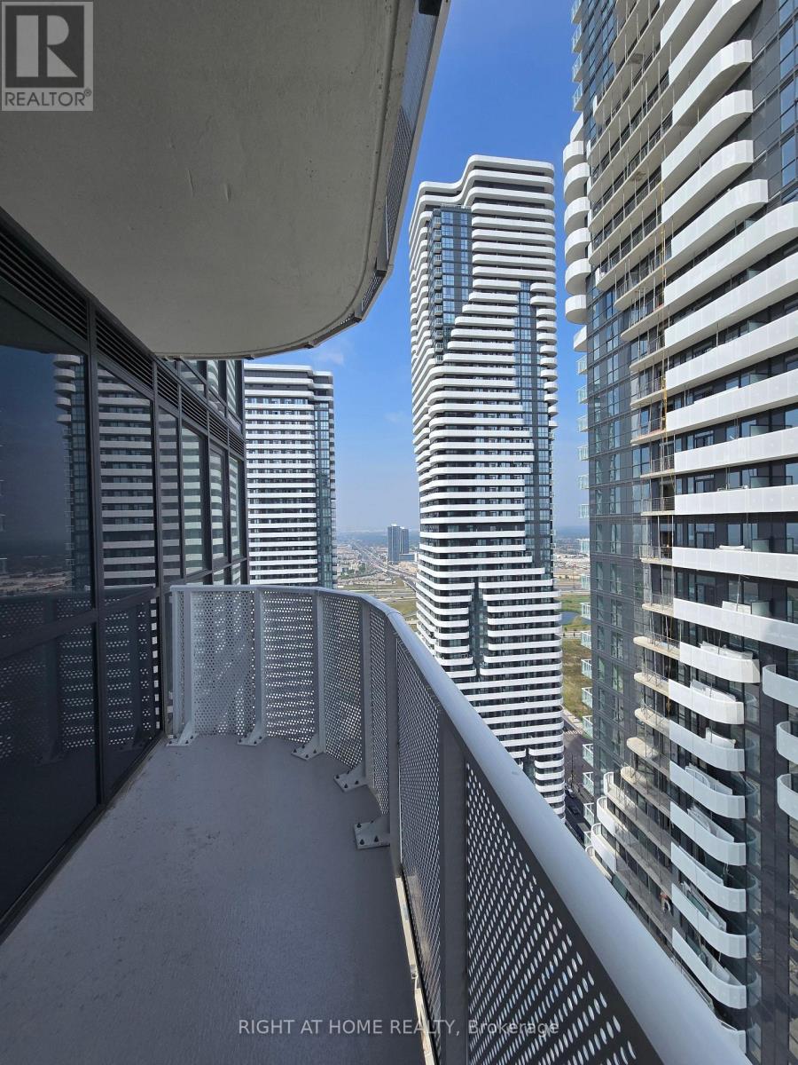 3903 - 28 Interchange Way, Vaughan, Ontario  L4K 0P8 - Photo 14 - N12985676