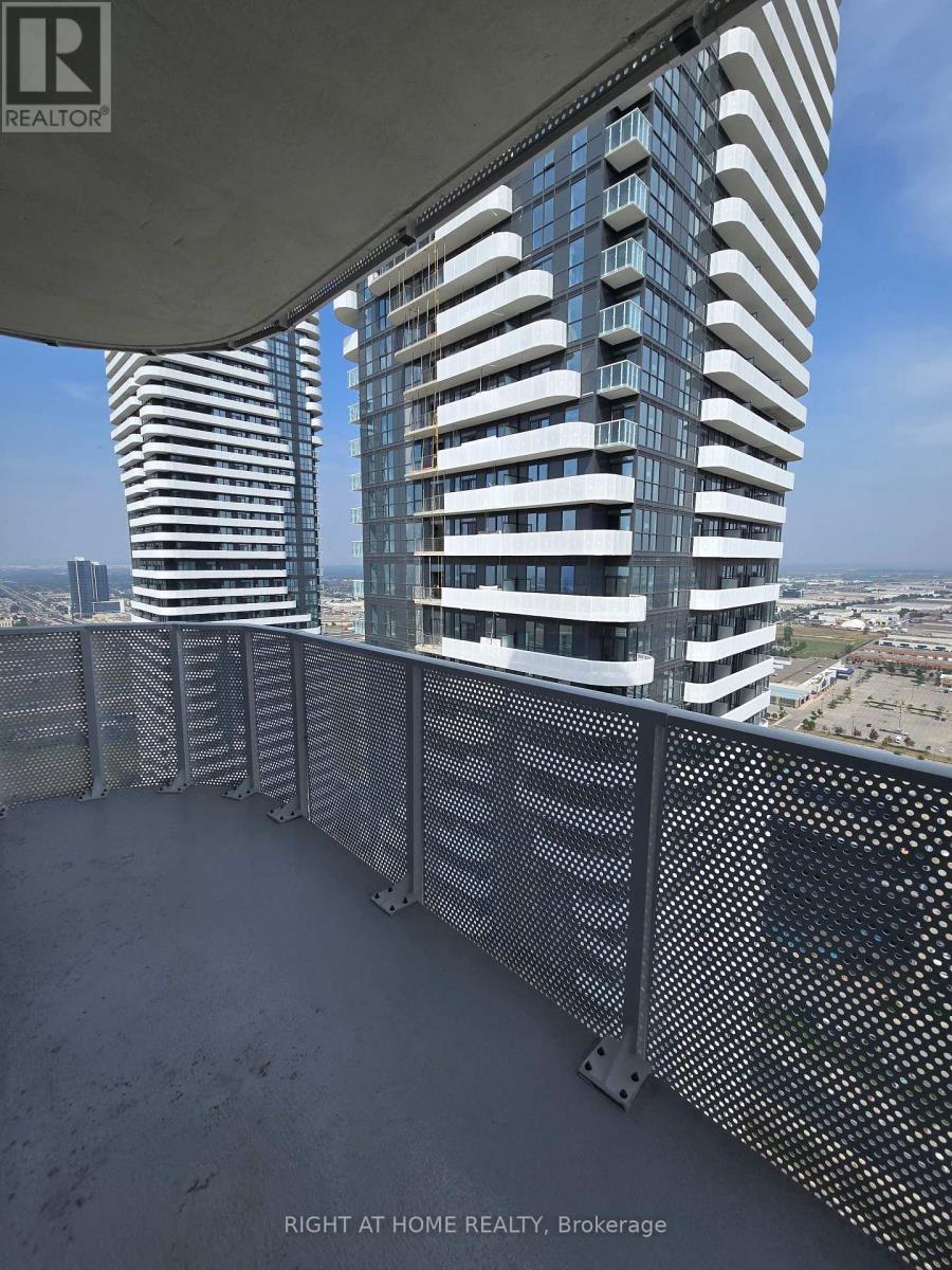 3903 - 28 Interchange Way, Vaughan, Ontario  L4K 0P8 - Photo 15 - N12985676