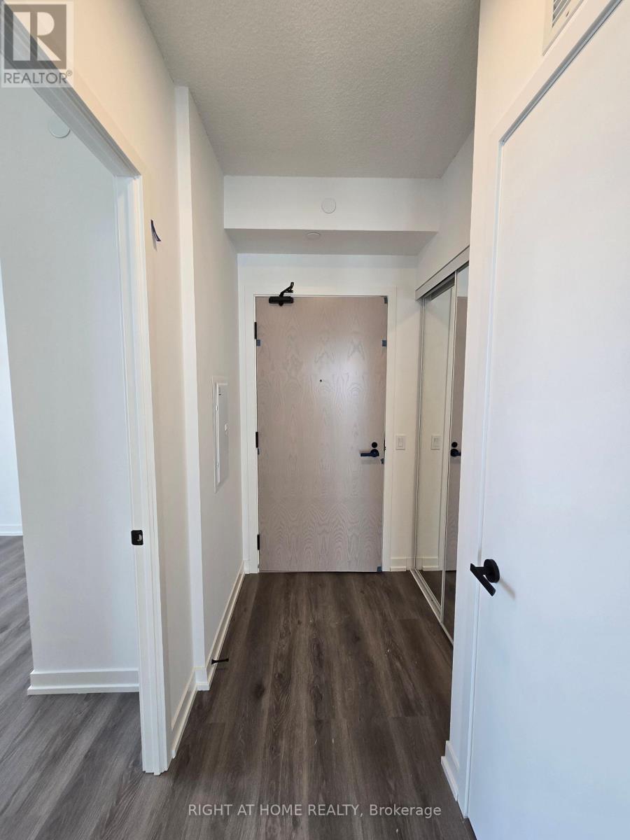 3903 - 28 Interchange Way, Vaughan, Ontario  L4K 0P8 - Photo 3 - N12985676