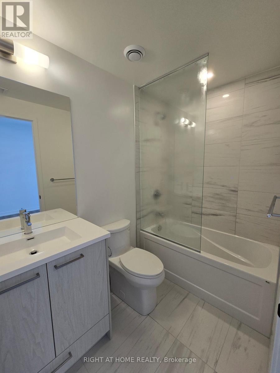 3903 - 28 Interchange Way, Vaughan, Ontario  L4K 0P8 - Photo 6 - N12985676