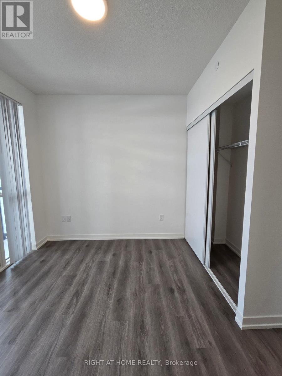 3903 - 28 Interchange Way, Vaughan, Ontario  L4K 0P8 - Photo 8 - N12985676