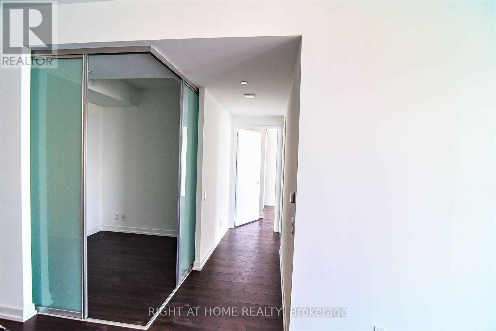 4701 - 5 Buttermill Avenue, Vaughan, Ontario  L4K 0J5 - Photo 10 - N12985740