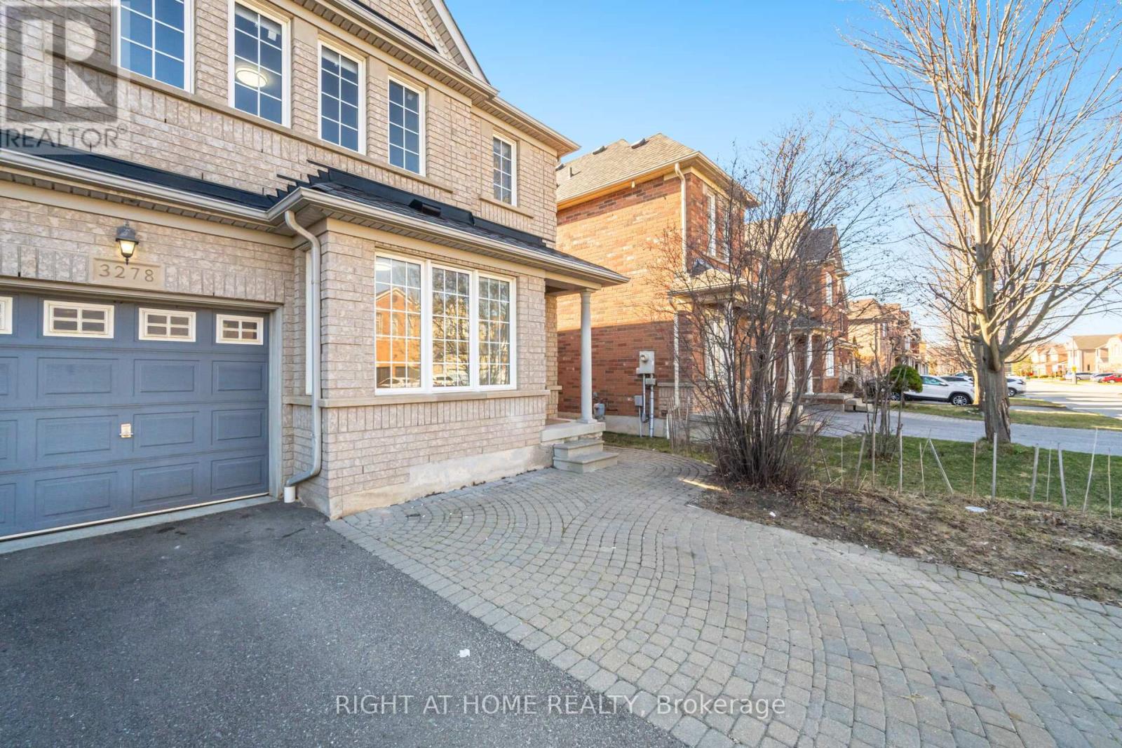 3278 Respond Road, Mississauga, Ontario  L5M 7X4 - Photo 2 - W12985668