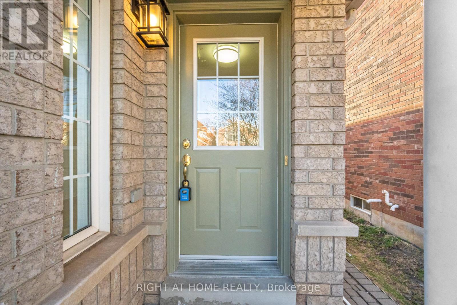 3278 Respond Road, Mississauga, Ontario  L5M 7X4 - Photo 4 - W12985668