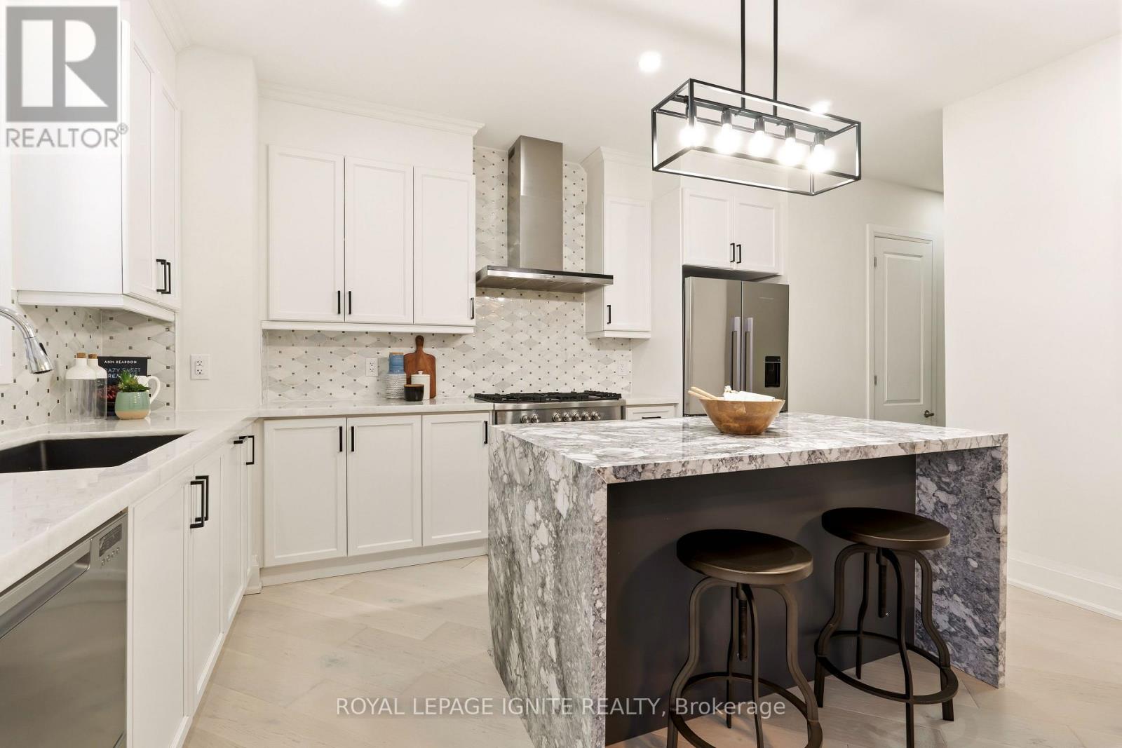 11 Jenwood Crescent, Brampton, Ontario  L6R 4C6 - Photo 25 - W12985674