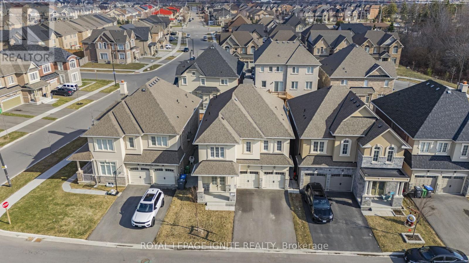 11 Jenwood Crescent, Brampton, Ontario  L6R 4C6 - Photo 6 - W12985674