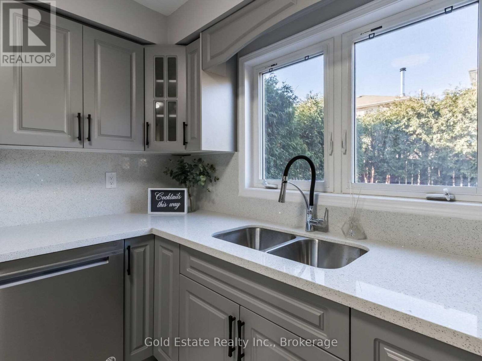 Upper - 25 Horsham Street, Brampton, Ontario  L6X 3R6 - Photo 13 - W12985692