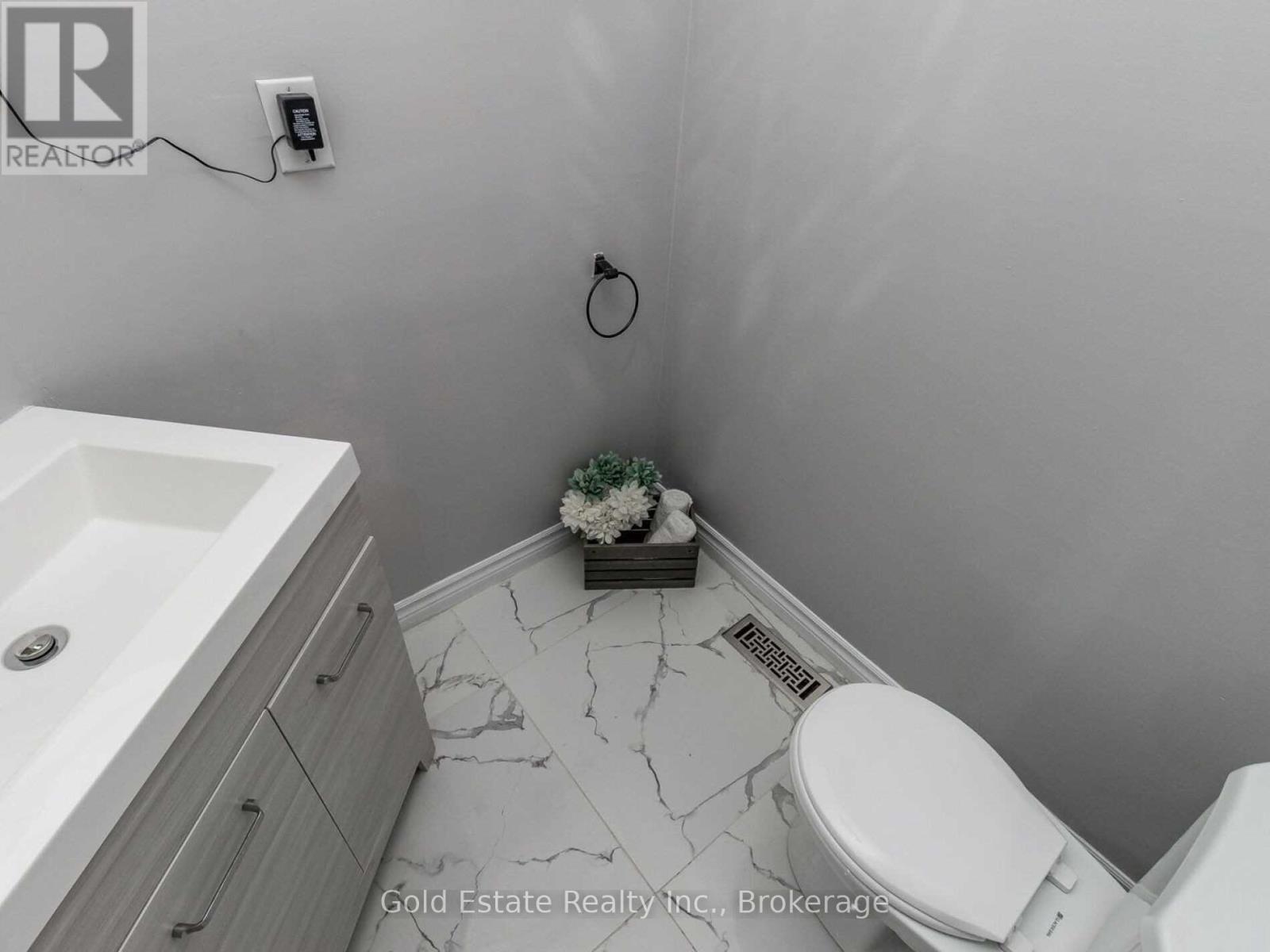 Upper - 25 Horsham Street, Brampton, Ontario  L6X 3R6 - Photo 18 - W12985692