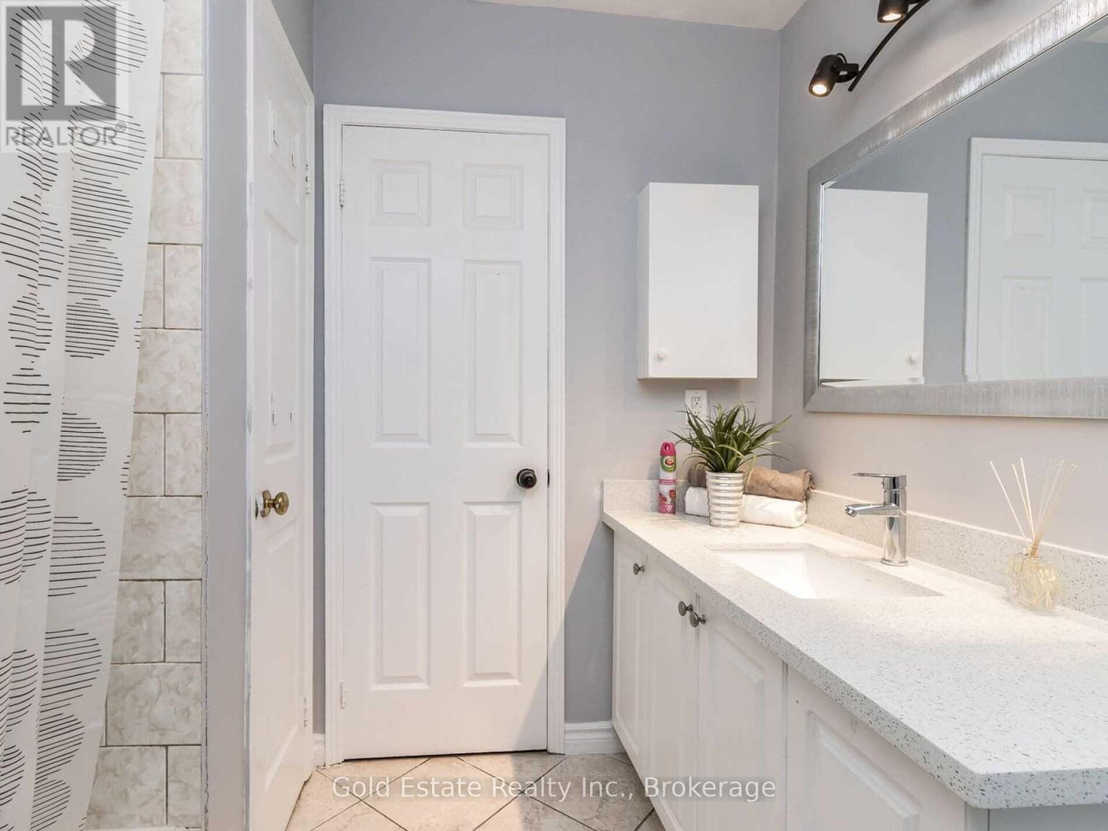 Upper - 25 Horsham Street, Brampton, Ontario  L6X 3R6 - Photo 31 - W12985692