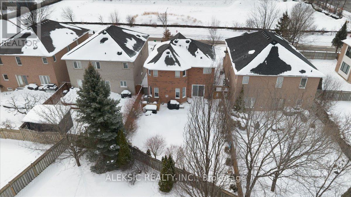 33 Hillpath Crescent, Brampton, Ontario  L6Z 4T7 - Photo 42 - W12985700