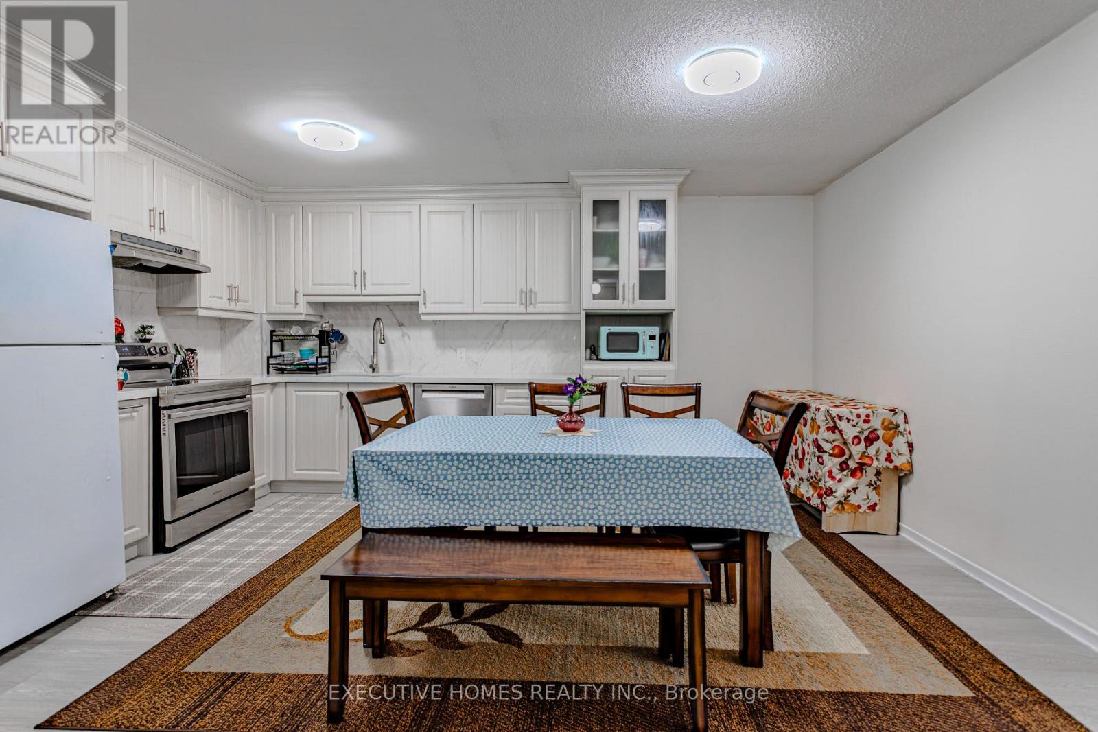 102 - 1275 Cornerbrook Place, Mississauga, Ontario  L5C 3J3 - Photo 11 - W12985716